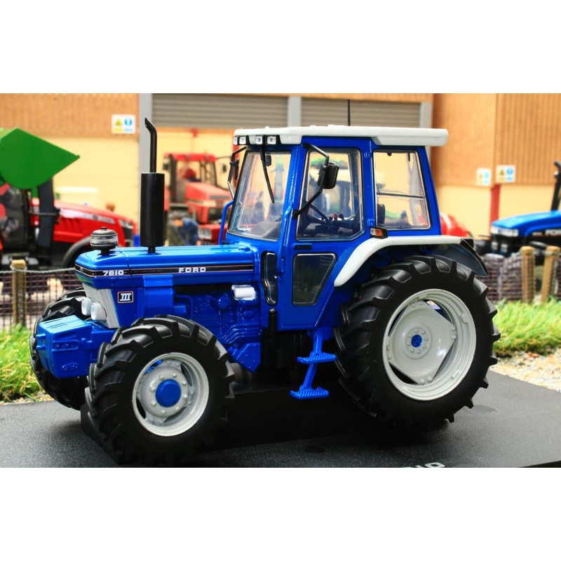 UH2865 UNIVERSAL HOBBIES FORD 7810 TRACTOR (1987)
