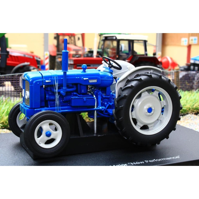 UH4880 UNIVERSAL HOBBIES FORDSON SUPER MAJOR TRACTOR