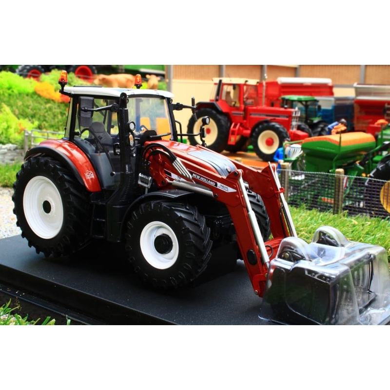 UH6235 UNIVERSAL HOBBIES NEW HOLLAND T5.120 CENTENARIO 4WD TRACTOR IN TERRACOTTA WITH TERRACOTTA 740TL FRONT LOADER WITH GRAB