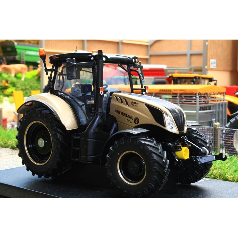 UH6253 UNIVERSAL HOBBIES NEW HOLLAND T6.175 GOLD 50TH ANNIVERSARY 4WD TRACTOR