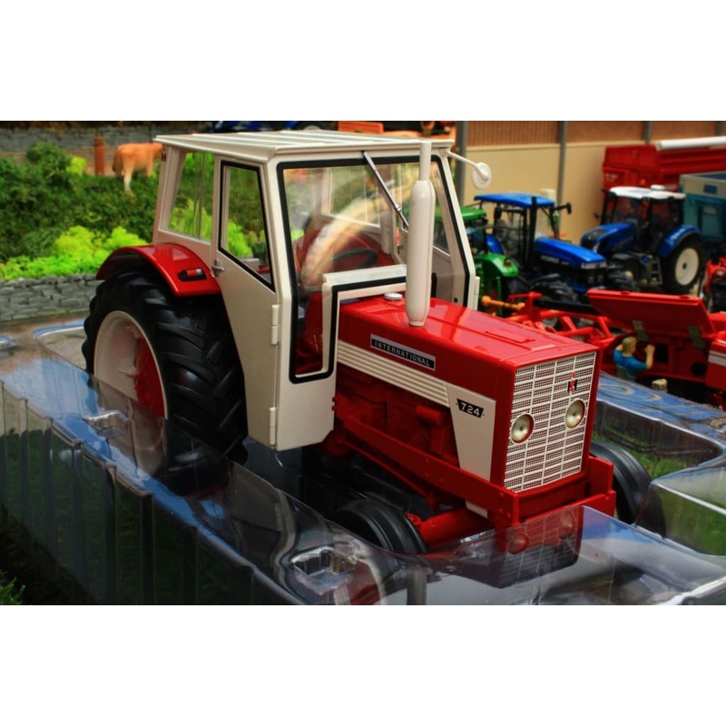 REP601 REPLICAGRI 116TH SCALE INTERNATIONAL IH 724 2WD TRACTOR WITH CAB