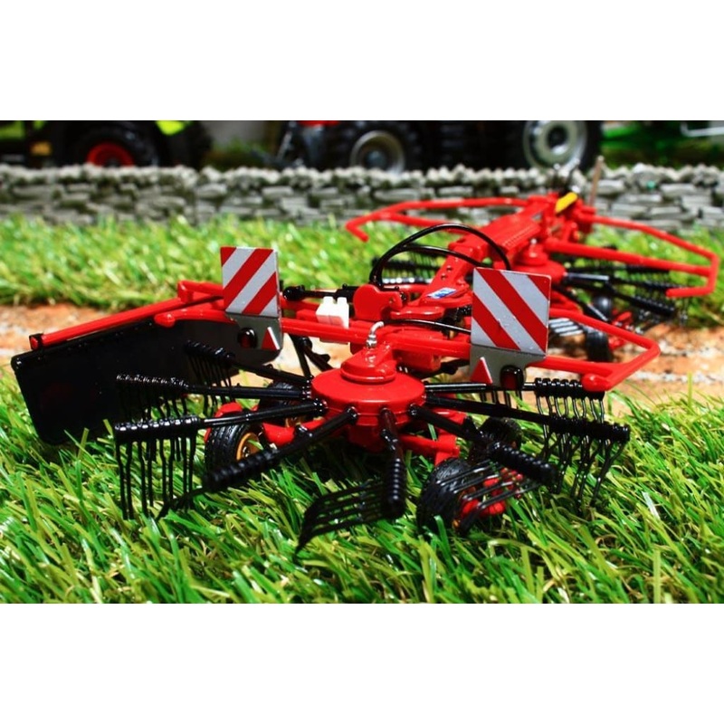 UH4871 UNIVERSAL HOBBIES NEW HOLLAND PROROTOR 3223 GRASS RAKE