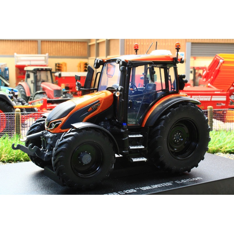UH6292 UNIVERSAL HOBBIES VALTRA G135 BURNT ORANGE 2021 4WD TRACTOR LIMITED EDITION 1,000pcs