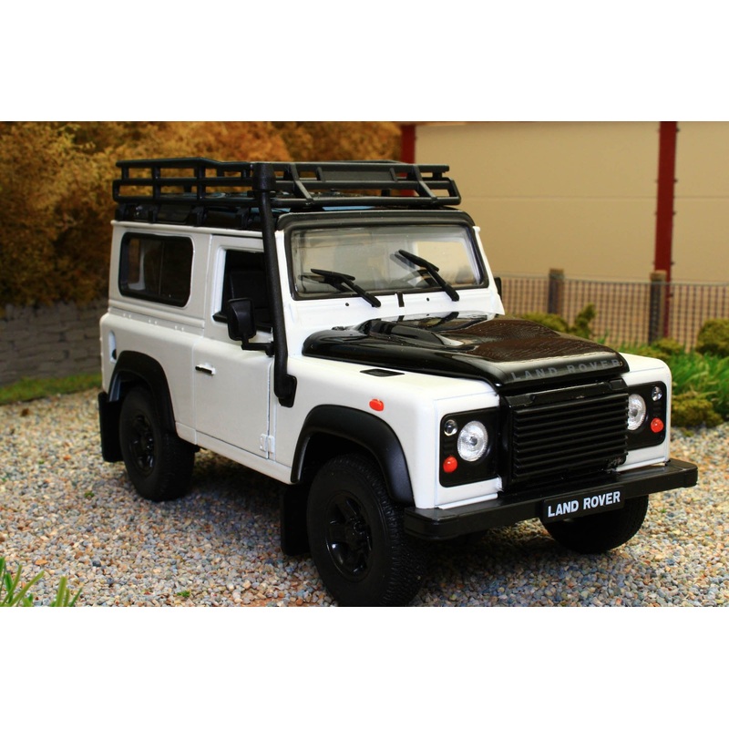 WEL22498SP Welly 1:24 Scale Land Rover Defender 90 in White with roof rack and snorkel