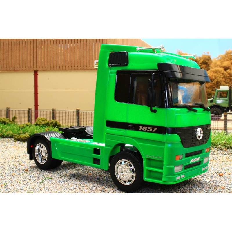 WEL32280G WELLY 132 SCALE Mercedes Actros Lorry in Green