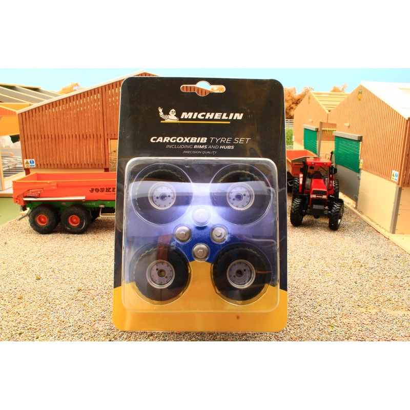 AT3200107 AT Collections 1:32 Scale Michelin CARGOXBIB Tyre set with rims and hubs