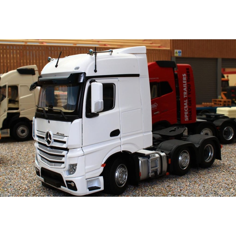 MM1910-01 Mercedes-Benz Actros Bigspace 6x2 in White