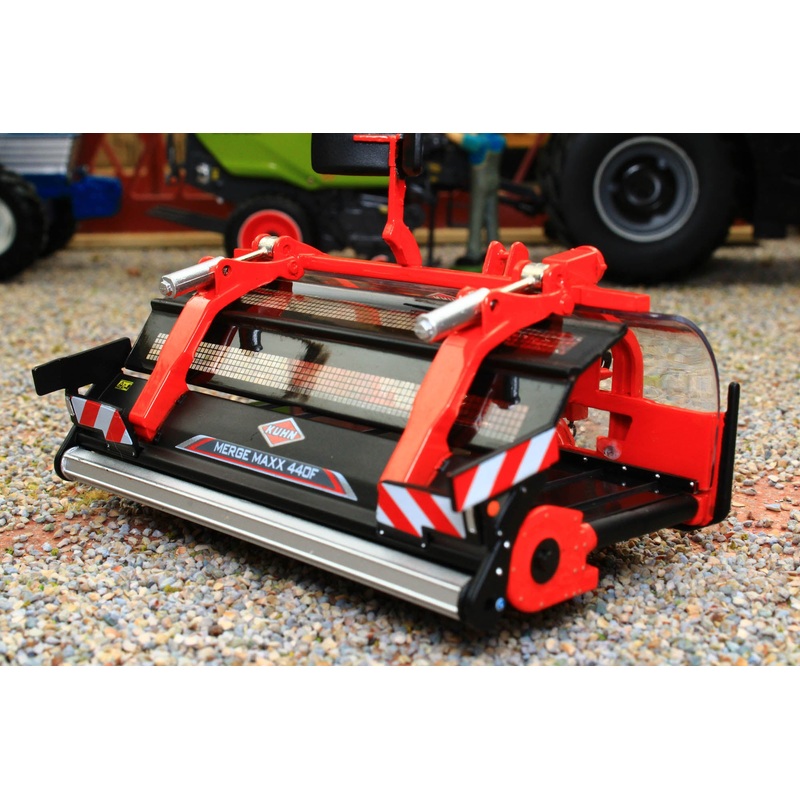 ROS602564 ROS 1:32 Scale Kuhn Merge Maxx 440F