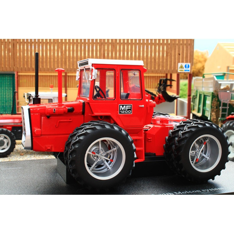 UH6700 Universal Hobbies 1:32 Scale Massey Ferguson 1200 with Molcon Duals Limited Edition 1000pcs Now In!