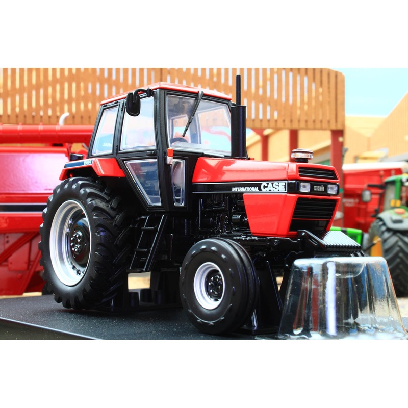UH6759 Universal Hobbies 1:32 Scale Case International 1594 2WD Tractor NOW IN!