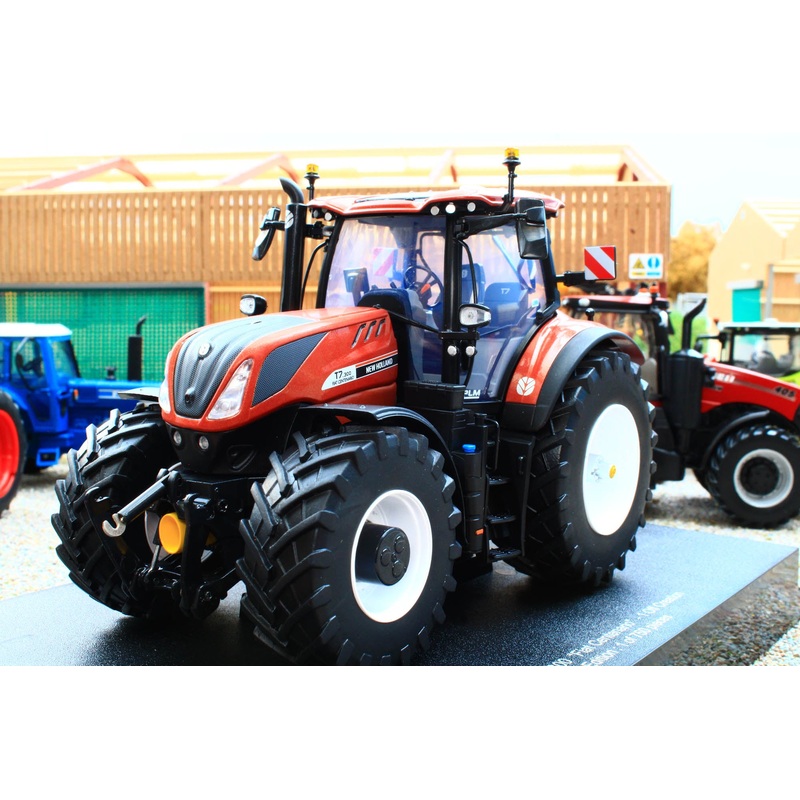 UH6797 Universal Hobbies 1:32 Scale New Holland T7.300 Fiat Centenario 4WD Tractor Limited Edition 750pcs