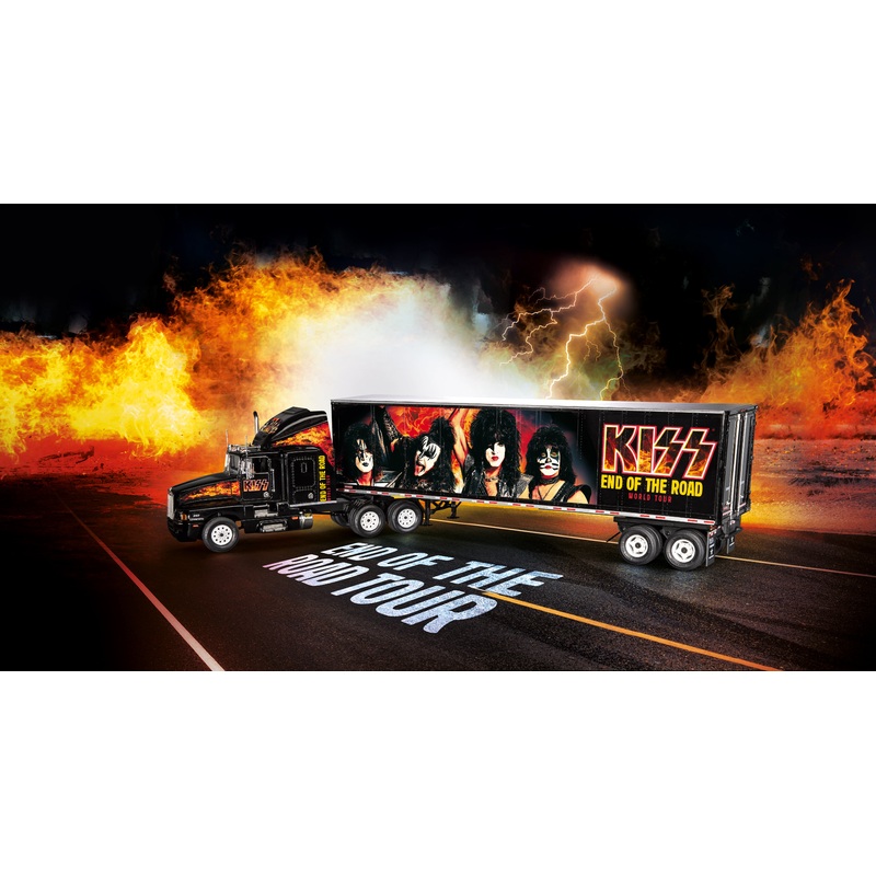 Revell 7644 1/32 Truck & Trailer KISS Tour Truck  Limited Edition w/paint and cement
