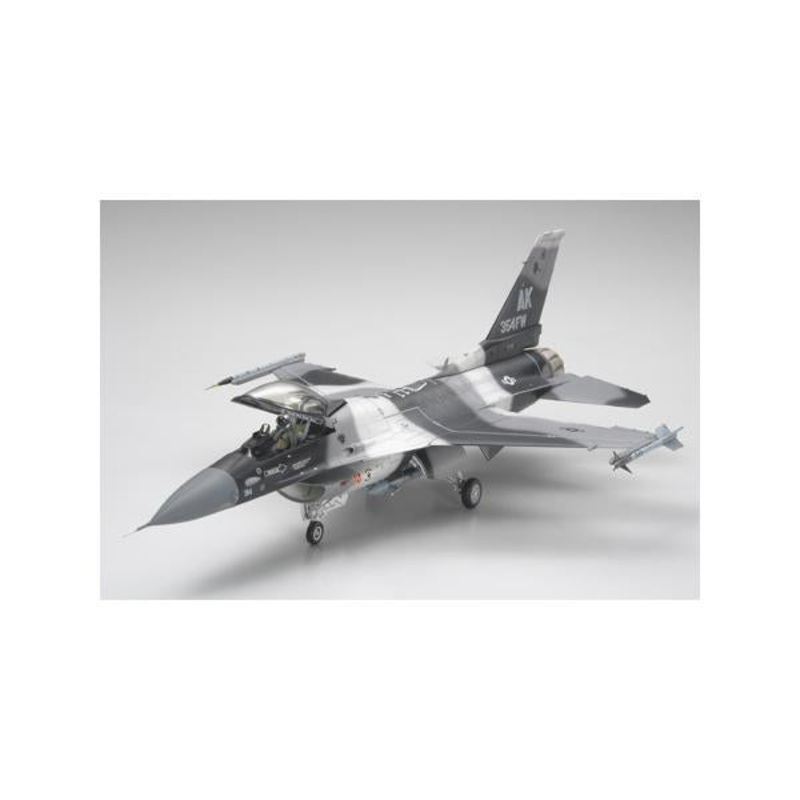 Tamiya 61106 1/48 F-16C/N AGGRESSOR/ADVERSARY