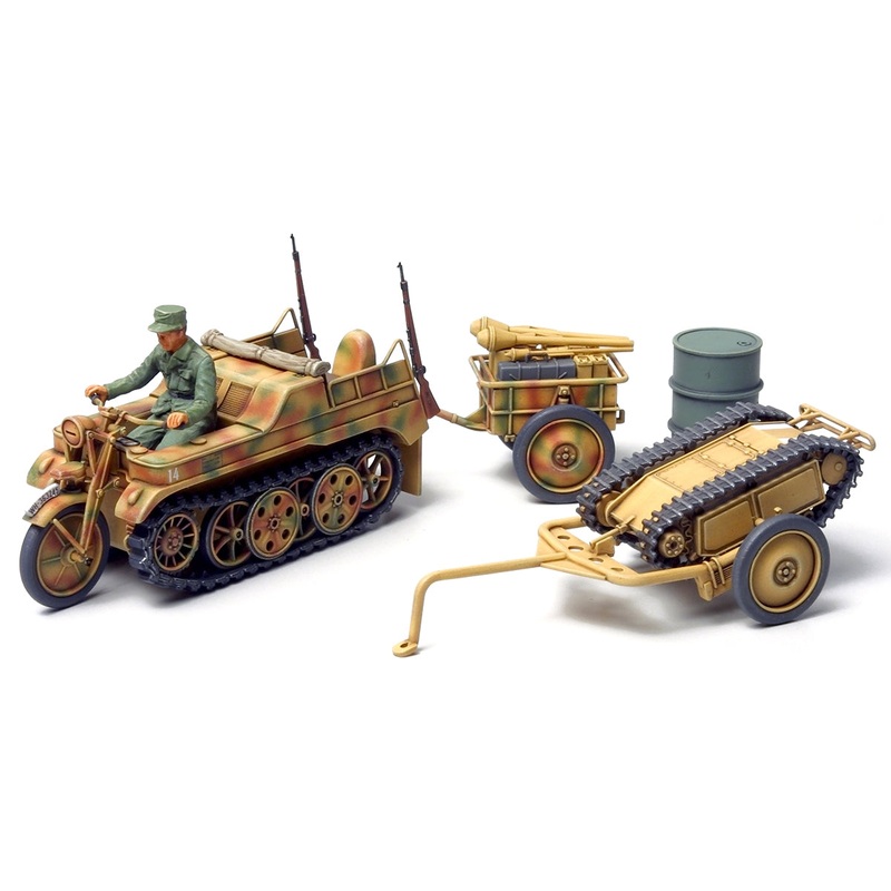 Tamiya 32502 1/48 German Kettenkraftrad with infantry and cart
