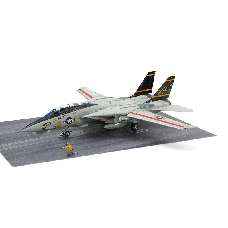 Tamiya 61122 1:48 Scale Grumman F-14A Tomcat Late Model Carrier Launch Set