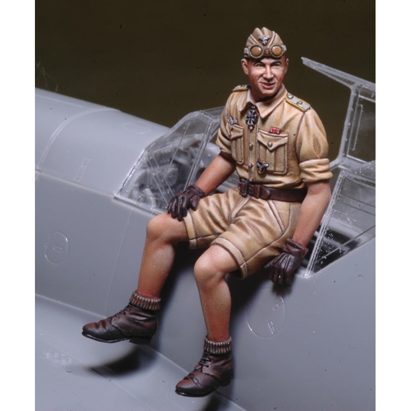Def Model DO32P02 1/32 WWII Hans Joachim Marseille figure