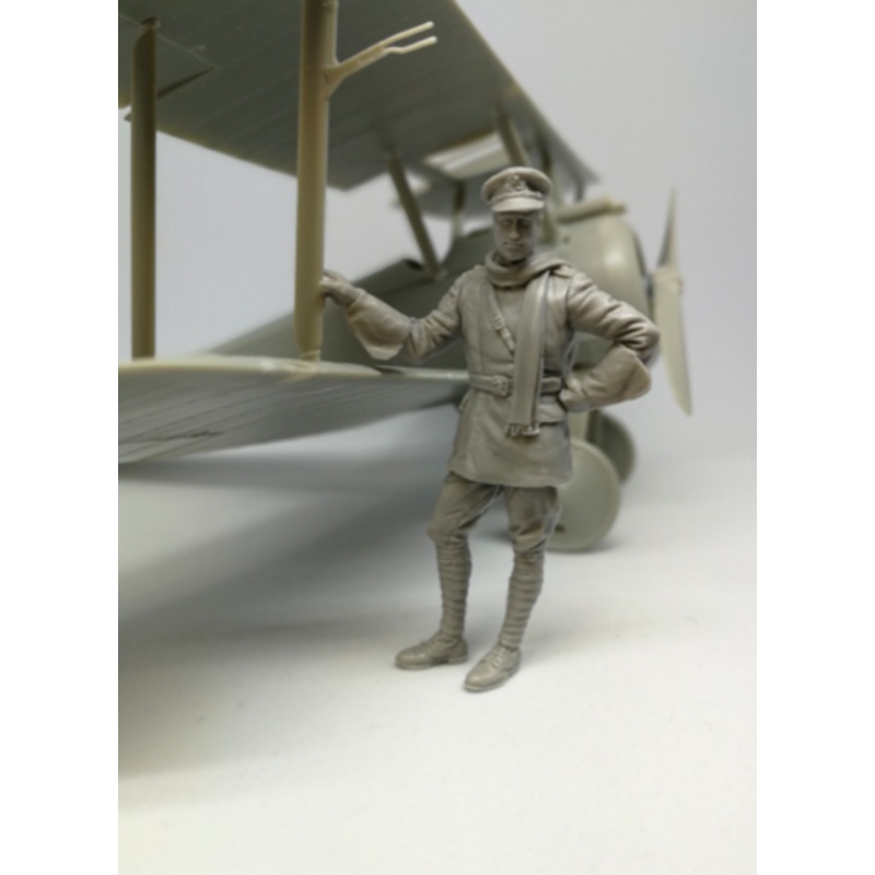 Copper State Models F32041 1/32 Standing RFC Airman