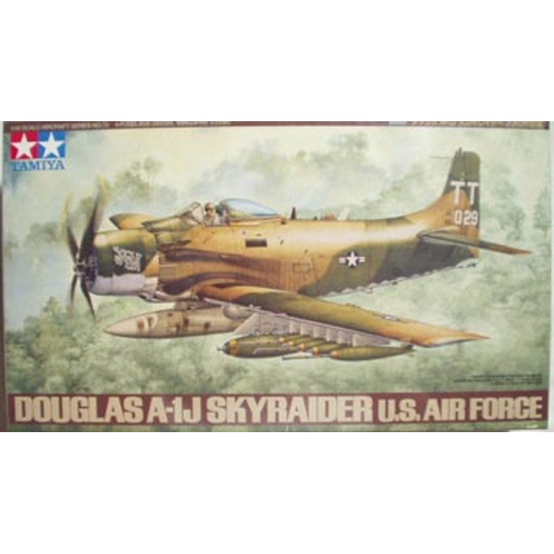 Tamiya 61073 1/48 Douglas A-1J Skyraider US Air Force