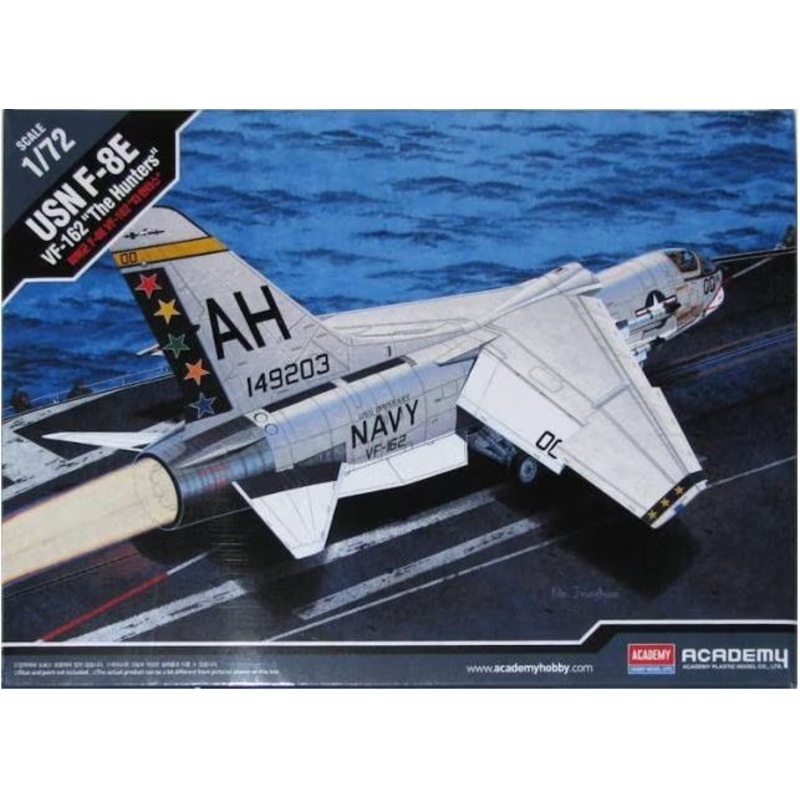 Academy 12521 USN F-8E Crusader - VF-162 The Hunters